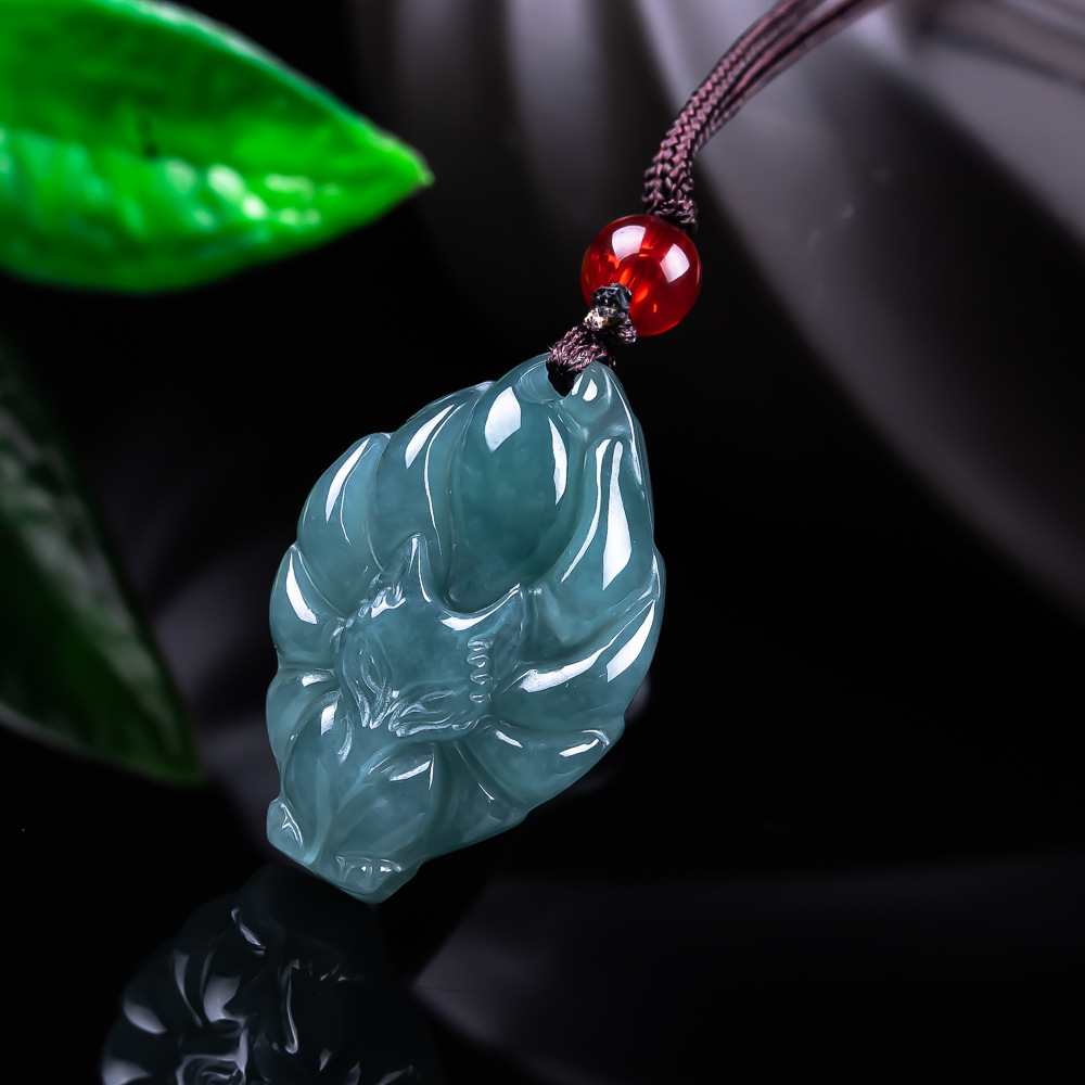 Necklaces - Collier pendentif renard en jadéite birmane