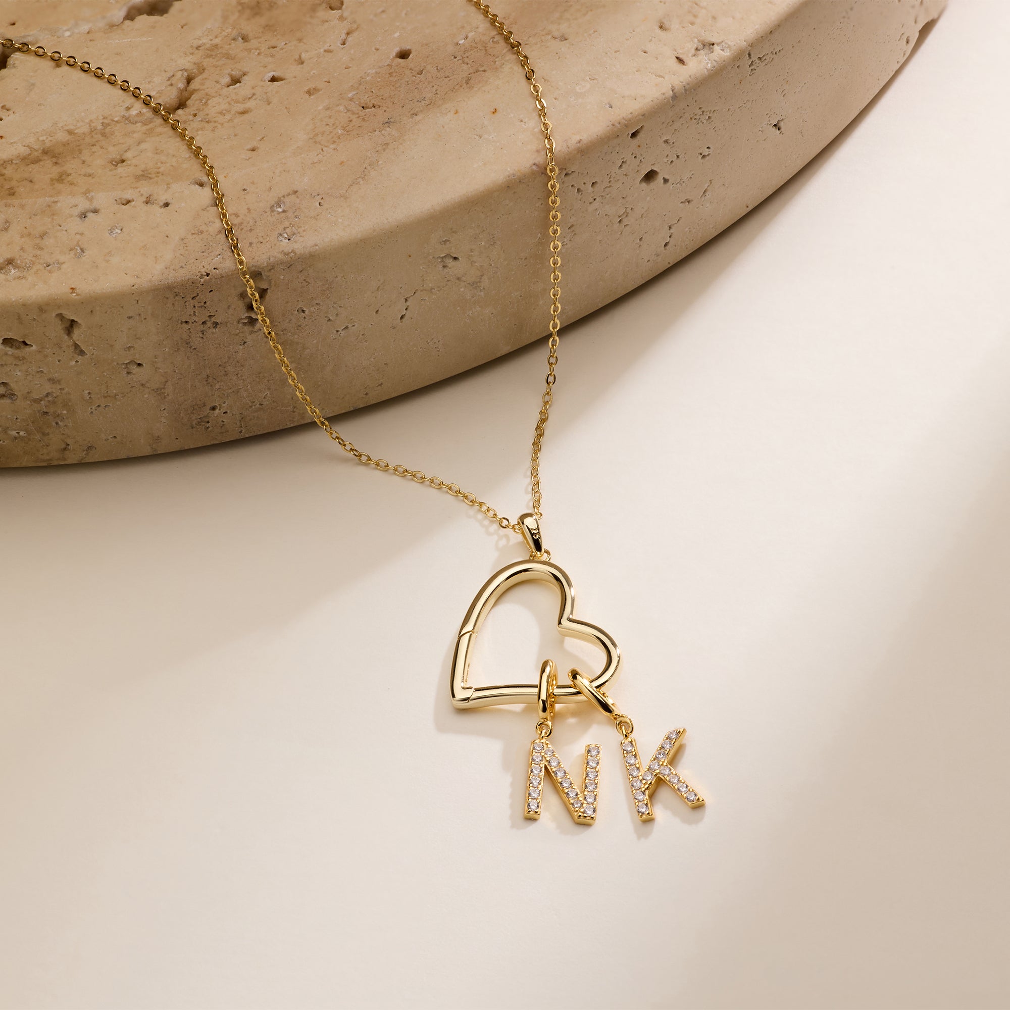 Initial Letter Necklace 18K Gold - Collier Cœur Ouvert Personnalisé avec Initiale,