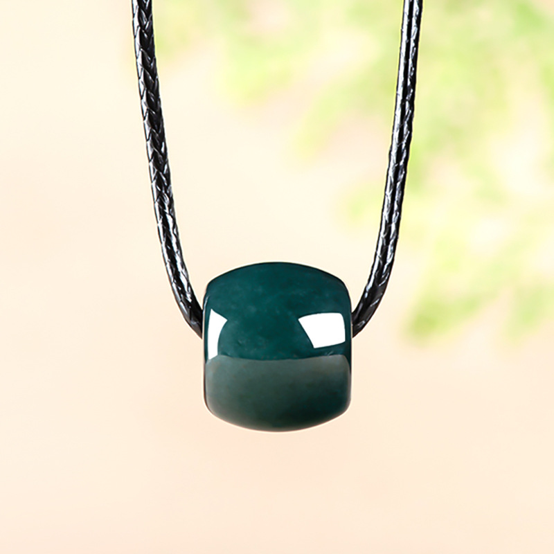 Necklaces - Collier pendentif en perles de jadeite