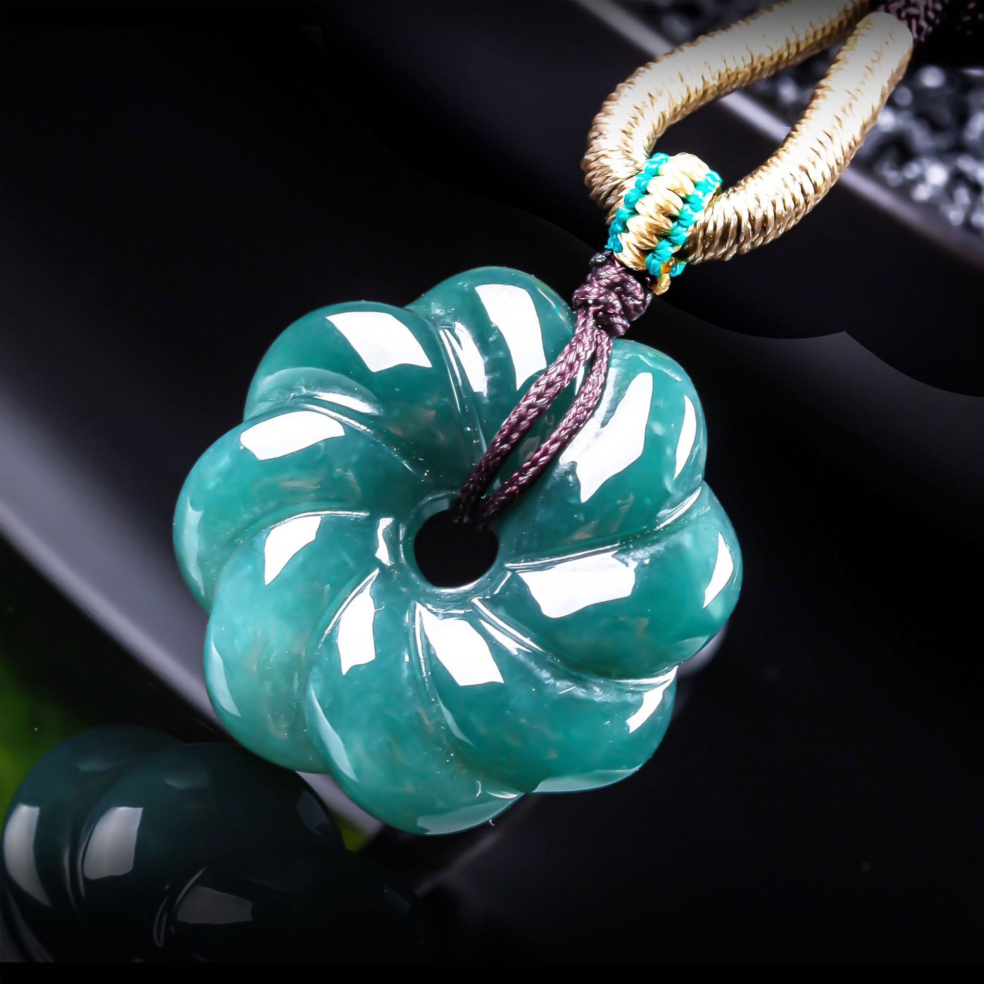 Collier avec pendentif en jade - Necklaces avis et prix