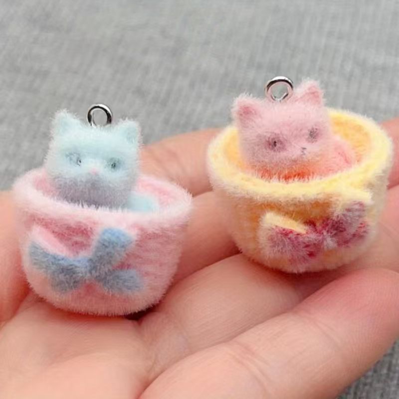 Pendentif chat en résine peluc - Earrings avis et prix