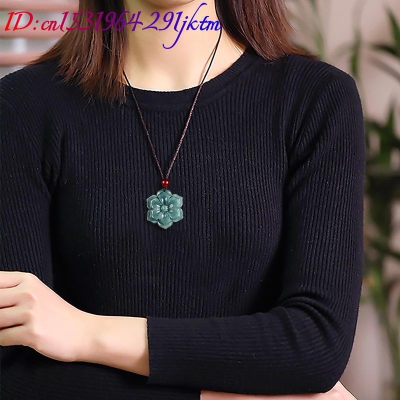 Collier pendentif fleur en jad - Necklaces avis et prix