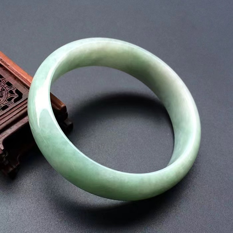 Bracelet en jadéite verte du G - Bracelets avis et prix