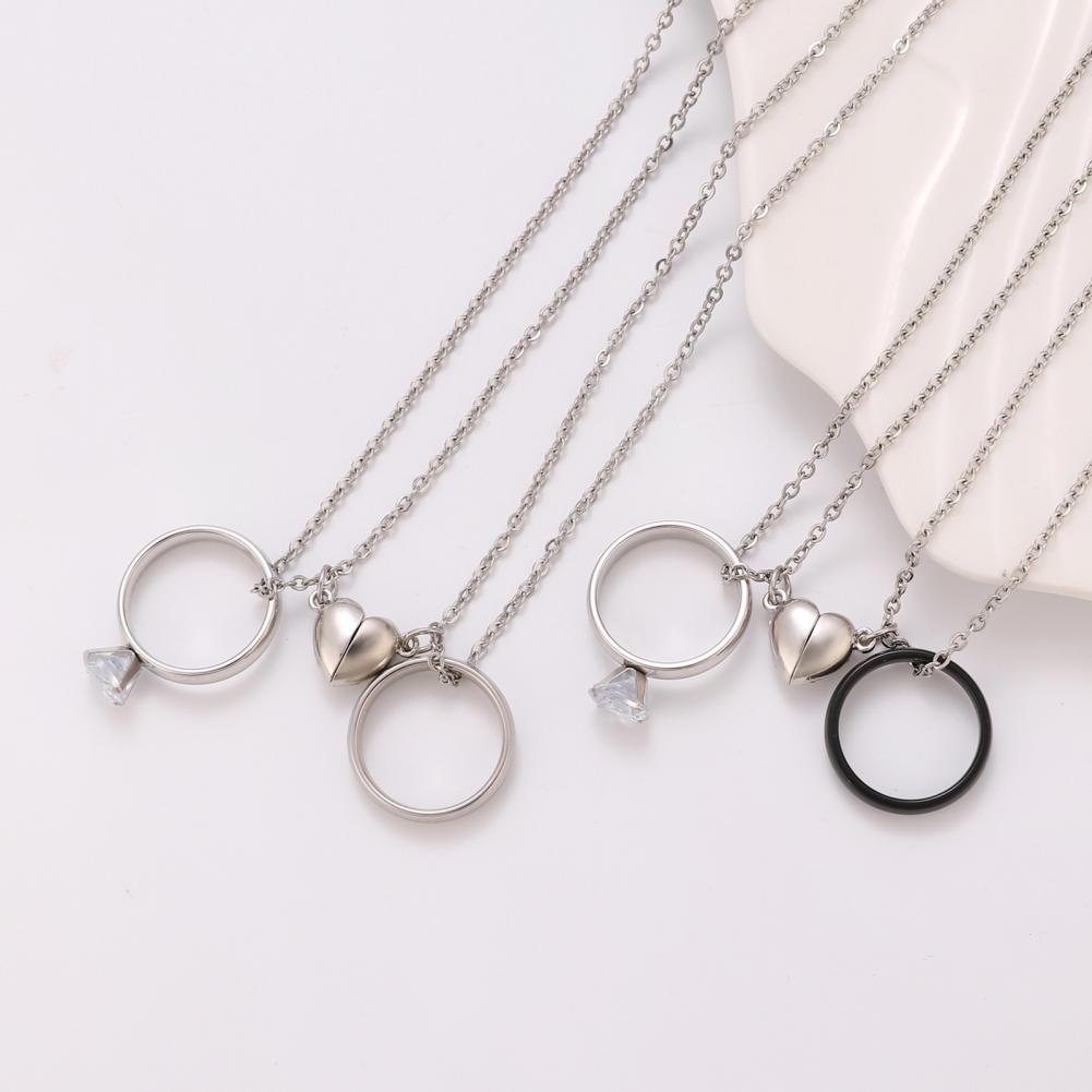 Ensemble de colliers magnétiqu - Magnetic Couple Matching Necklaces avis et prix