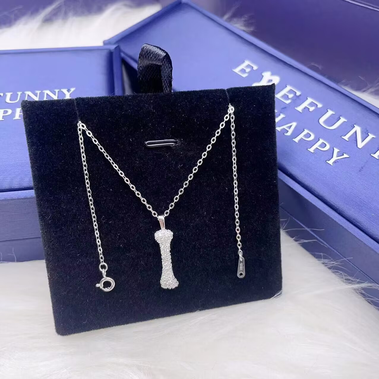 Version améliorée! Le collier  - Anime Pendant Necklace avis et prix