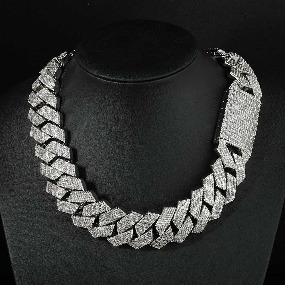 Nuoya Iced Out 26mm 6 rangs Ch - Cuban Link Chain 12Mm avis et prix