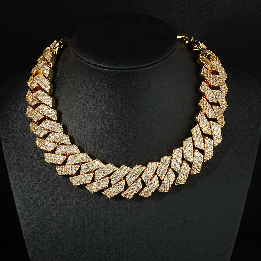 Nuoya Iced Out 26mm 6 rangs Ch - Cuban Link Chain 12Mm avis et prix