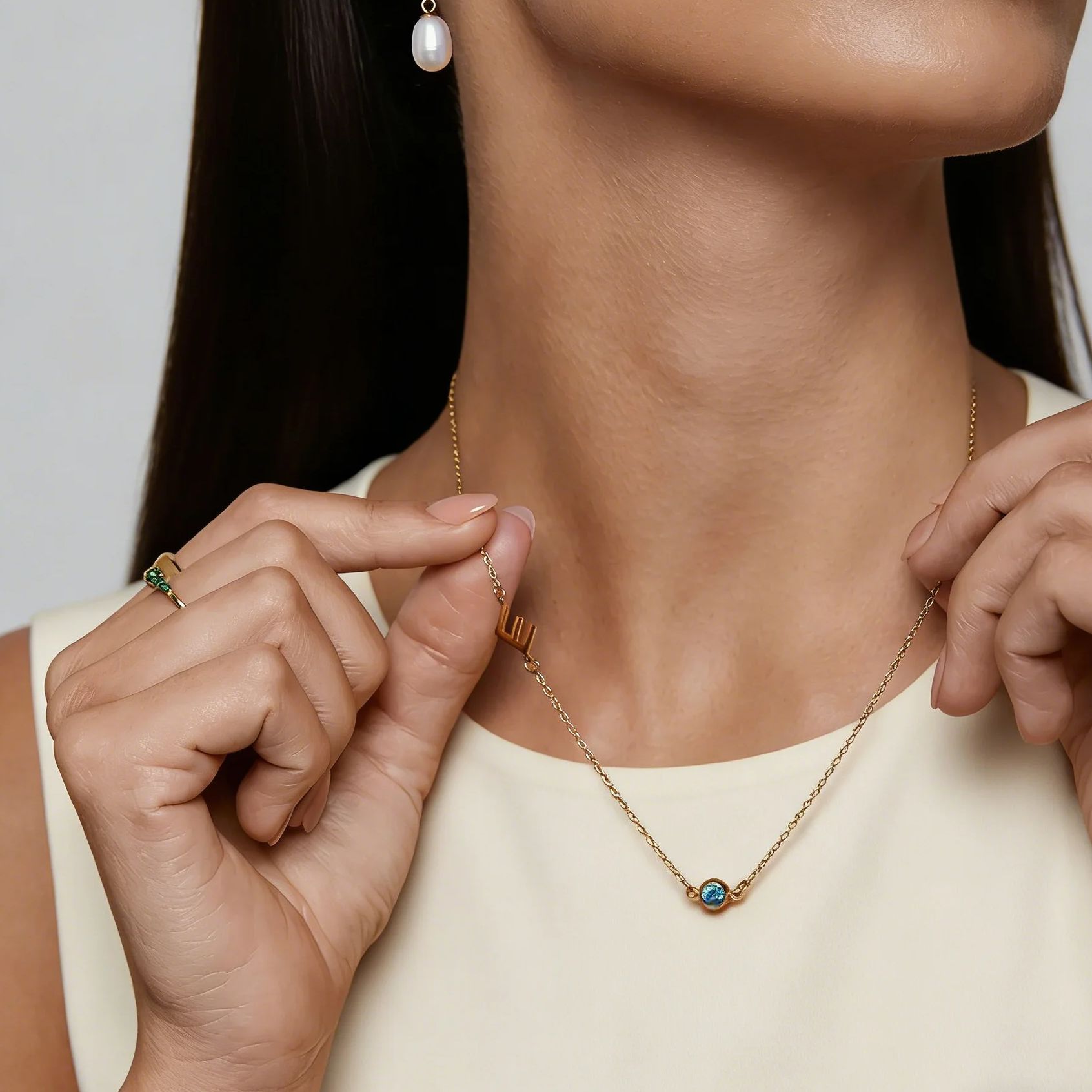 Collier avec initiale et pierr - Initial Letter Necklace 18K Gold avis et prix