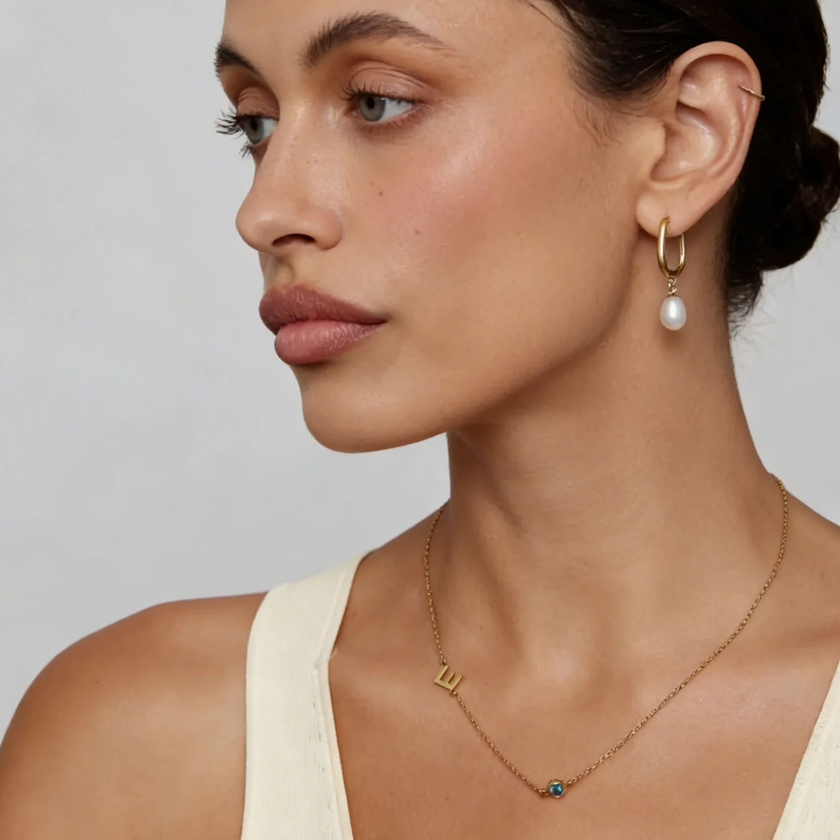 Collier avec initiale et pierr - Initial Letter Necklace 18K Gold avis et prix