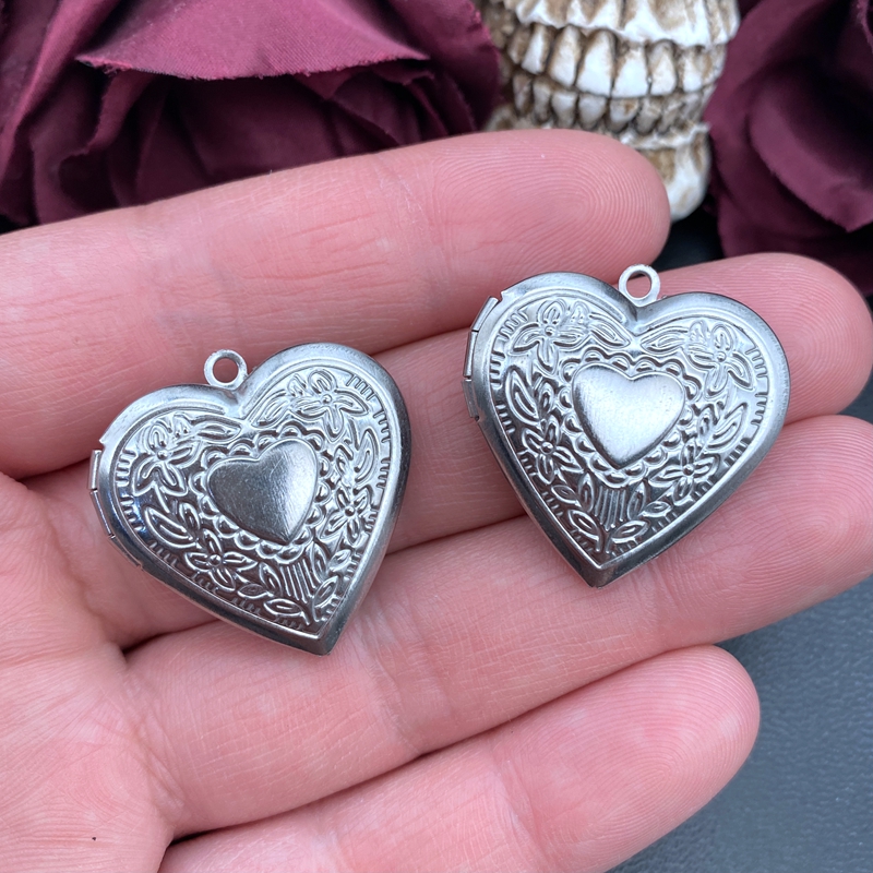 Boîte en forme de cœur en acie - Heart Locket Necklace Photo avis et prix